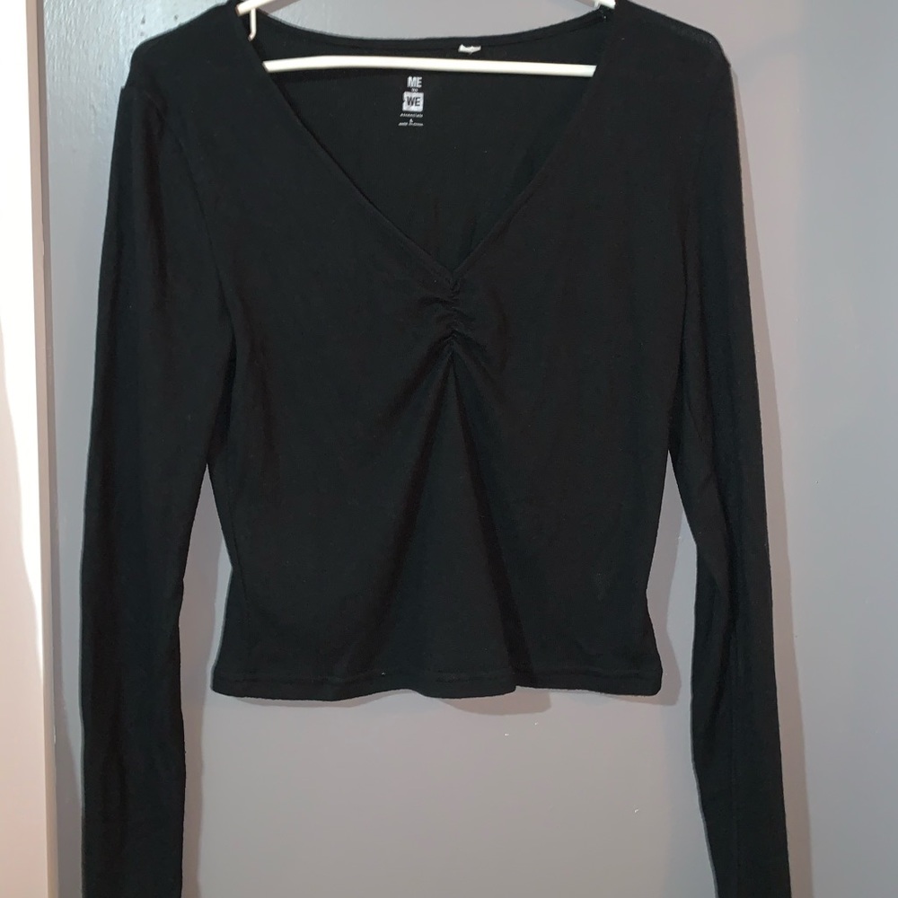 NWOT Cinch front black long sleeve top
